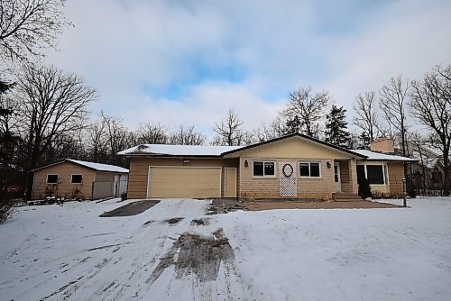 Todd Lewys / Winnipeg Free Press

This bungalow is in turnkey condition, and is situated on a peaceful, beautifully treed 1.17-acre lot just 15 minutes from the Perimeter.