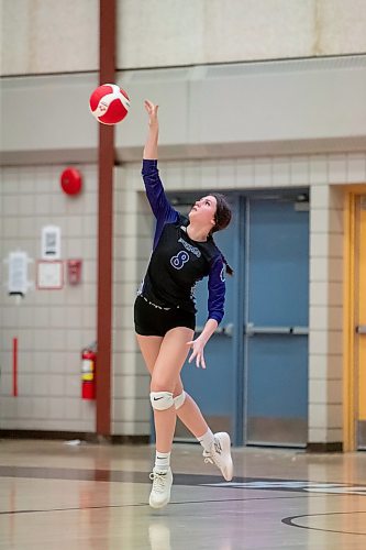BROOK JONES / WINNIPEG FREE PRESS
The Lord Selkirk Royals earned a 3-0 (25-17, 25-15, 25-19) victory over the Vincent Massey (Brandon) Vikings to capture the semi-finals (final four) of the Boston Pizza AAAA Varisty Girls Volleyball Championships hosted by the Maintoba High Schools Athletic Association inside Investors Group Athletic Centre at the University of Manitoba Fort Garry campus in Winnipeg, Man., Wednesday, Nov. 29, 2023.. With the win, the Royals will compete in the MHSAAA provincial volleyball championships at IGAC Monday, Dec. 4, 2023. Pictured: Vincent Massey Vikings setter Macy Snyder serves the volleyball during second set action.