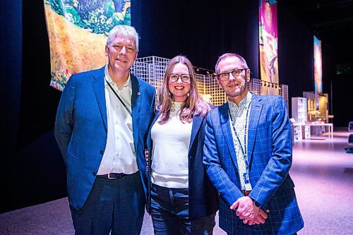 MIKAELA MACKENZIE / WINNIPEG FREE PRESS

John Olfert (left), Kate Fenske, and Kevin Donnelly at the Beyond Monet VIP preview night at the RBC Convention Centre on Thursday, Nov. 30, 2023.
Winnipeg Free Press 2023.