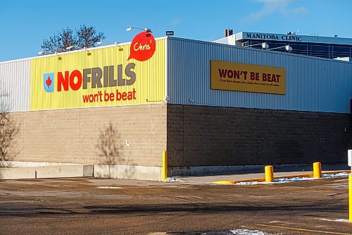 MIKE DEAL / WINNIPEG FREE PRESS
The No Frills on Notre Dame Avenue, 600 Notre Dame, where a worker was stabbed while intervening with a shoplifter.
See Chris Kitching story
231201 - Friday, December 01, 2023.
