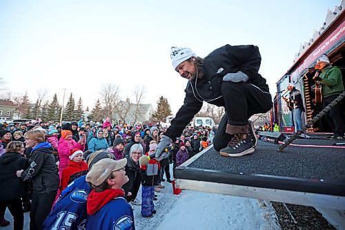 04122023
Members of the Anyway Gang perform for a crowd in Minnedosa during a stop by the CPKC Holiday Train in the community on Monday afternoon.
(Tim Smith/The Brandon Sun)