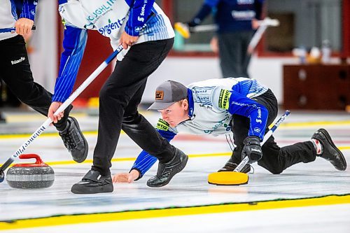 MIKAELA MACKENZIE / WINNIPEG FREE PRESS

Skip Braden Calvert at the DEKALB Superspiel in Morris on Monday, Dec. 4, 2023. For Taylor Allen story.
Winnipeg Free Press 2023