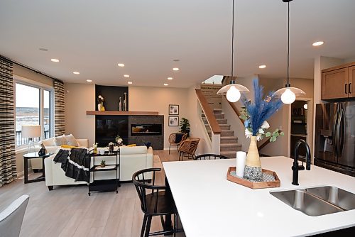 Todd Lewys / Winnipeg Free Press
The spacious, beautifully finished main living area is a pleasure to spend time in, whether entertaining or kicking back with the family to watch a movie.