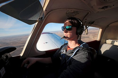 06122023
Brandon Flight Centre Assistant Chief Flight Instructor Amelio Zugno pilots a Piper Cherokee 140 over westman on Wednesday afternoon. (Tim Smith/The Brandon Sun)