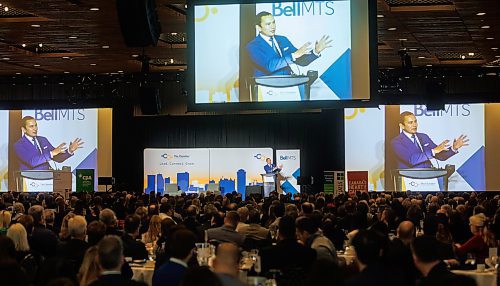 MIKE DEAL / WINNIPEG FREE PRESS
Manitoba Premier Wab Kinew speaks during the The Winnipeg Chamber of Commerce State of the Province Address at the RBC Convention Centre Thursday over the noon hour.
231207 - Thursday, December 07, 2023.