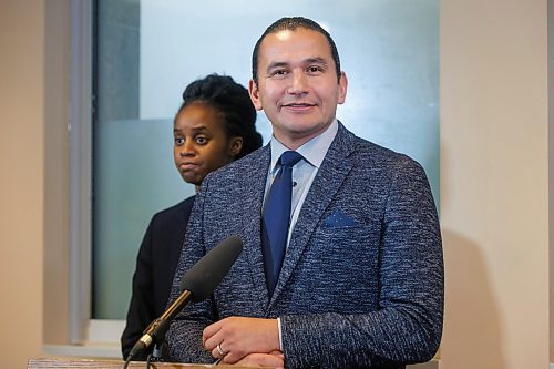 MIKE DEAL / WINNIPEG FREE PRESS
Premier Wab Kinew and Health, Seniors and Long-Term Care Minister Uzoma Asagwara hold a press conference after speaking to health-care workers at the Grace Hospital Friday morning.
231208 - Friday, December 08, 2023.