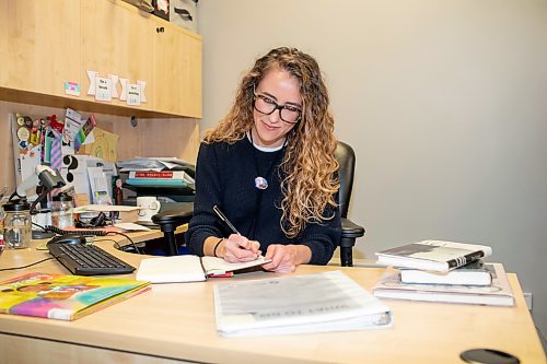 BROOK JONES / WINNIPEG FREE PRESS
St. James-Assinniboia Public Library branch head librarian Stephanie George is pictured working at a desk in her office on the main floor of the local library in Winnipeg, Man., Tuesday, Nov. 7, 2023.