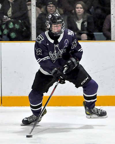 With 13 goals and a league-best 29 assists, Vincent Massey Vikings forward Josh Romanik is the top sniper in the Westman High School Hockey League.
(Jules Xavier/The Brandon Sun)