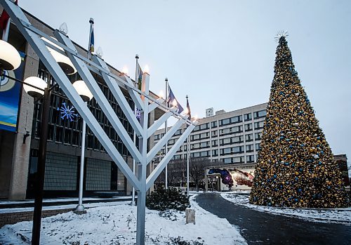 JOHN WOODS / WINNIPEG FREE PRESS
A menorah has been replaced at Winnipeg&#x2019;s city hall Monday, December 11, 2023. The city and police removed the menorah this past weekend.

Reporter: rollason