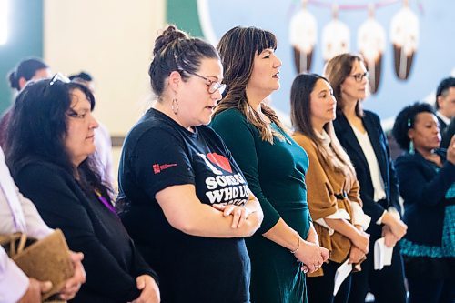 MIKAELA MACKENZIE / WINNIPEG FREE PRESS
	
Minister Bernadette Smith and others sing a closing song at a media event about the RAAM clinic at the Aboriginal Health and Wellness Centre on Tuesday, Dec. 12, 2023. For Danielle story.
Winnipeg Free Press 2023