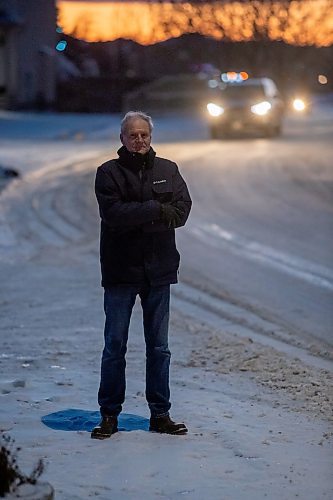 BROOK JONES / WINNIPEG FREE PRESS
Island Lakes Residents Group chair Lindsey Wilson, who has lived in Island Lakes with his wife since Dec. 19, 1986, is pictured along De La Seigneurie Boulevard between Frigate Bay and Pauline Boutal Crescent in Winnipeg, Man., Wednesday, Dec. 13, 2023. The. 71-year-old is concerned about the slippery and ice conditions of the roads in Island Lakes.