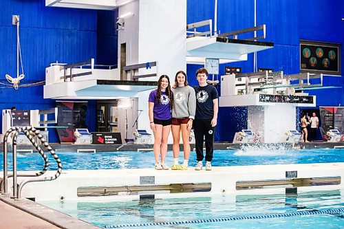 MIKAELA MACKENZIE / WINNIPEG FREE PRESS
	
Leia Berman (left), Zita Bernatsky and Attila Bernatsky, who are all competing in the Winter Senior National diving championships this weekend, at the Pan Am pool on Thursday, Dec. 14, 2023. For Josh story.
Winnipeg Free Press 2023