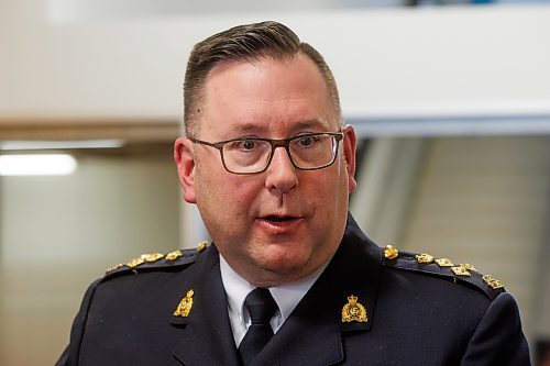 MIKE DEAL / WINNIPEG FREE PRESS
Assistant Commissioner Rob Hill, Commanding Officer, Manitoba RCMP, speaks Thursday during an announcement at the Ma Mawi Chi Itata Centre, 455 King Street, about a new initiative aimed at addressing violence against Indigenous women, girls, and 2SLGBTQQIA+ peoples. 
See Nicole Buffie story
231214 - Thursday, December 14, 2023.