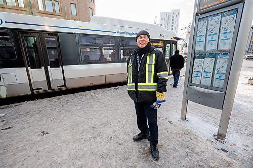 MIKE DEAL / WINNIPEG FREE PRESS
Richard Murdock lives downtown and uses the bus occasionally about twice a week but prefers to walk. Murdock feels the system runs fine and has had no experiences.
231211 - Monday, December 11, 2023.