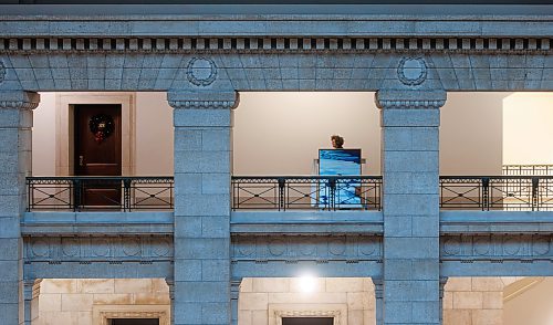 MIKE DEAL / WINNIPEG FREE PRESS
Amy Karlinsky, Visual Arts Consultant, Sport Culture Heritage and Tourism, transports a painting by Ilona Stanley, titled &#x201c;Winter Wind,&#x201d; through the halls of the Manitoba Legislative Building.
231207 - Thursday, December 07, 2023.