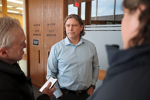 15122023
Brandon Mayor Jeff Fawcett speaks to members of the media outside his office after City Manager and Chief Administrative Officer Ron Bowles spoke at City Hall on Friday regarding the 2024 budget and the release of a contracted sustainability report by MNP. 
(Tim Smith/The Brandon Sun)