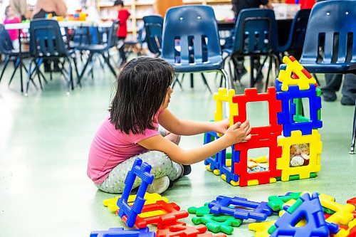 MIKAELA MACKENZIE / WINNIPEG FREE PRESS
	
Serena Spence (six) builds a structure while taking part in the Young Designer Program at Weston School on Wednesday, Dec. 13, 2023. For Maggie story.
Winnipeg Free Press 2023