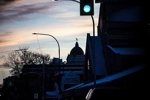 MIKAELA MACKENZIE / WINNIPEG FREE PRESS
	
The Golden Boy is seen through the windshield on Wab Kinew&#x573; way to the legislative building on Friday, Dec. 15, 2023. For Maggie story.
Winnipeg Free Press 2023