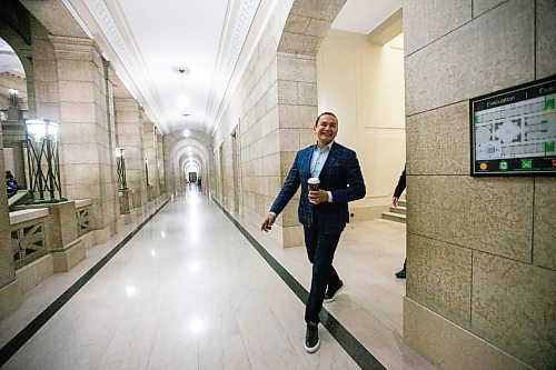 MIKAELA MACKENZIE / WINNIPEG FREE PRESS
	
Wab Kinew walks to his office at the legislative building on Friday, Dec. 15, 2023. For Maggie story.
Winnipeg Free Press 2023