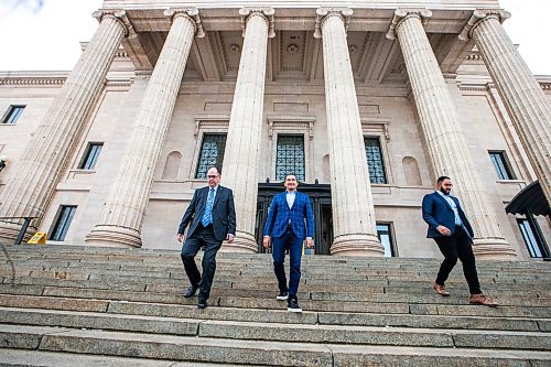 MIKAELA MACKENZIE / WINNIPEG FREE PRESS
	
Wab Kinew leaves the legislative building for the first event of the day on Friday, Dec. 15, 2023. For Maggie story.
Winnipeg Free Press 2023