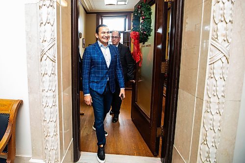 MIKAELA MACKENZIE / WINNIPEG FREE PRESS
	
Wab Kinew leaves his office on Friday, Dec. 15, 2023. For Maggie story.
Winnipeg Free Press 2023