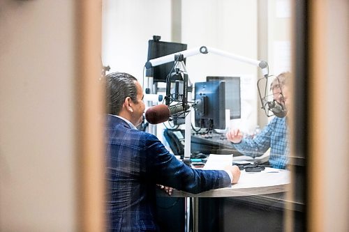 MIKAELA MACKENZIE / WINNIPEG FREE PRESS
	
Wab Kinew records a radio advertisement on Friday, Dec. 15, 2023. For Maggie story.
Winnipeg Free Press 2023