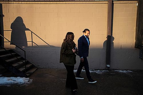 MIKAELA MACKENZIE / WINNIPEG FREE PRESS
	
Wab Kinew leaves the Christmas Cheer Board headquarters on Friday, Dec. 15, 2023. For Maggie story.
Winnipeg Free Press 2023