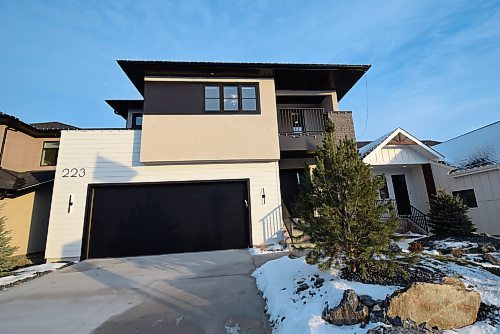 Todd Lewys / Winnipeg Free Press
Feeling larger than its listed square footage, the 2,100-sq.-ft., two-storey show home impresses with its elegant yet functional design.