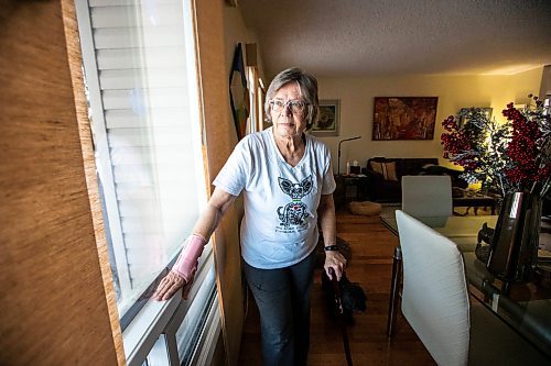 MIKAELA MACKENZIE / WINNIPEG FREE PRESS
	
Judy Waytiuk, who just had a hip replacement done in Fargo last week (one of the last out-of-province surgeries before the program was discontinued), in her home in Winnipeg on Tuesday, Dec. 19, 2023. For Katie story.
Winnipeg Free Press 2023