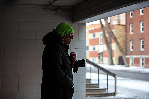 MIKAELA MACKENZIE / WINNIPEG FREE PRESS
	
Arthur Szymkow, who lives across the alley from the scene, at 24 Carlton Street on Wednesday, Dec. 20, 2023. For Erik story.
Winnipeg Free Press 2023