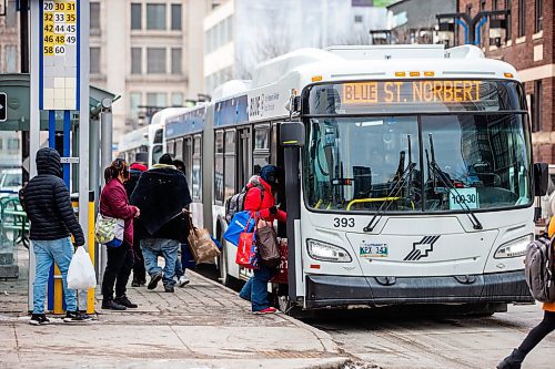 MIKAELA MACKENZIE / WINNIPEG FREE PRESS
	
Winnipeg Transit buses on Graham Avenue on Wednesday, Dec. 20, 2023. For transit series.
Winnipeg Free Press 2023