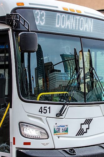 MIKAELA MACKENZIE / WINNIPEG FREE PRESS
	
Winnipeg Transit buses on Graham Avenue on Wednesday, Dec. 20, 2023. For transit series.
Winnipeg Free Press 2023