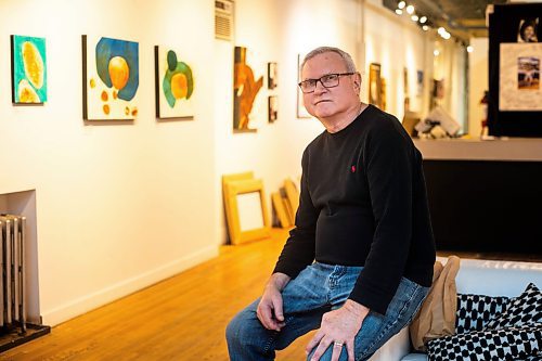 MIKAELA MACKENZIE / WINNIPEG FREE PRESS
	
Jeff Gasenzer at Fleet Galleries on Thursday, Dec. 21, 2023. The Albert Street art gallery and picture framer is closing after being in business for 40 years. For Alan Small story.
Winnipeg Free Press 2023