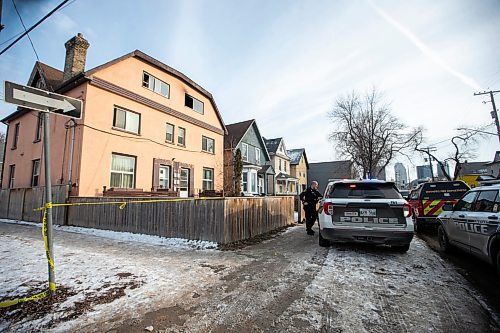 MIKAELA MACKENZIE / WINNIPEG FREE PRESS
	
The scene of a fire at McDermot Avenue and Juno Street on Thursday, Dec. 21, 2023. 
Winnipeg Free Press 2023