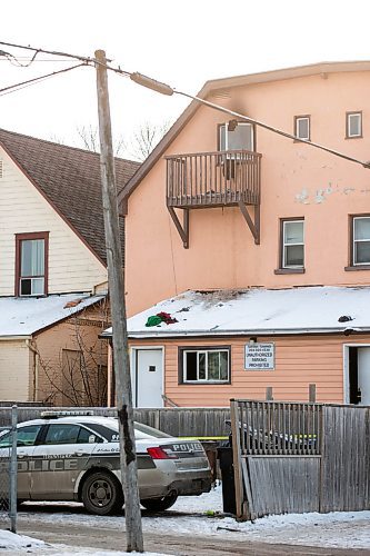 MIKAELA MACKENZIE / WINNIPEG FREE PRESS
	
The scene of a fire at McDermot Avenue and Juno Street on Thursday, Dec. 21, 2023. 
Winnipeg Free Press 2023