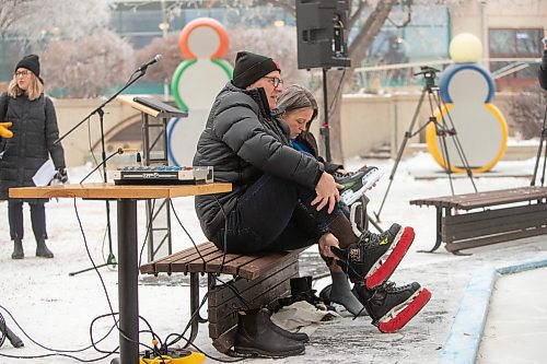 BROOK JONES / WINNIPEG FREE PRESS
The skating rinks and trails at The Forks have been named Winnipeg 150 Winter Park to honour the city's 150th birthday. The Canopy Rink at The Forks also opened to the public during the monrning of Friday, Dec. 22, 2023. Pictured: Winnipeg Mayor Scott Gillingham (left) and The Forks North Portage President and CEO Sara Stasiuk take off their skates after a skate on the Canopy Rink following the formal announcement at The Forks in Winnipeg, Man., Friday, Dec. 22, 2023.