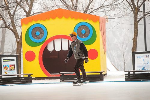 BROOK JONES / WINNIPEG FREE PRESS
The skating rinks and trails at The Forks have been named Winnipeg 150 Winter Park to honour the city's 150th birthday. The Canopy Rink at The Forks also opened to the public during the monrning of Friday, Dec. 22, 2023. Pictured: James Torrance, 57, skates on the Canopy Rink during a school outing at The Forks in Winnipeg, Man., Friday, Dec. 22, 2023.