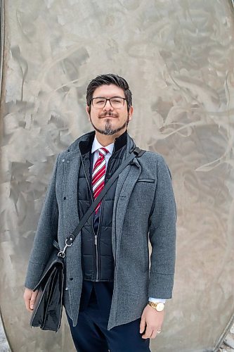 BROOK JONES / WINNIPEG FREE PRESS
Criminal defence lawyer Theodore &quot;Ted&quot; Mariash has litigated the poor conditions at the Headingley Correctional Institution. Mariash was pictured outside of the Law Courts building in Winnipeg, Man., Friday, Dec. 22, 2023.