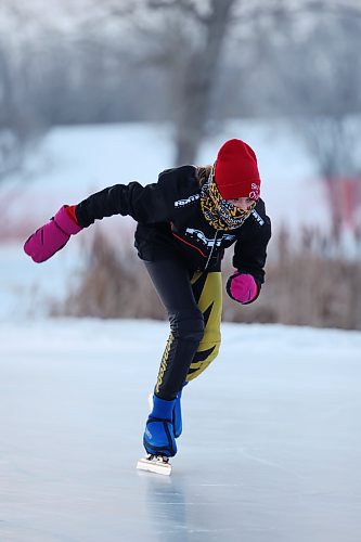 Zoe Forbes speed skates at the Brandon Skating Oval. Forbes is part of the Westman Speed Skating Club. (Tim Smith/The Brandon Sun)