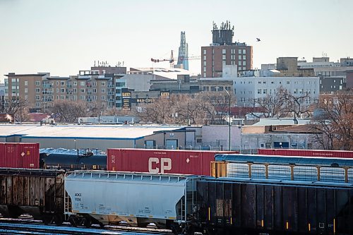 MIKAELA MACKENZIE / WINNIPEG FREE PRESS
	
Rail lines divide the city, as seen from the Salter Street bridge, on Thursday, Dec. 28, 2023. For CP rail line moving story.
Winnipeg Free Press 2023