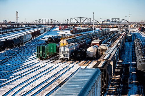 MIKAELA MACKENZIE / WINNIPEG FREE PRESS
	
Rail lines divide the city, as seen from the Salter Street bridge, on Thursday, Dec. 28, 2023. For CP rail line moving story.
Winnipeg Free Press 2023