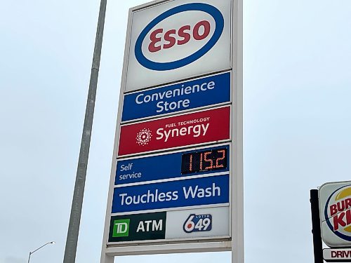 RUTH BONNEVILLE / WINNIPEG FREE PRESS

Local  Fuel prices drop

Many gas stations have lowered their fuel price per litre to $1.15.

Photo at Esso at 845 Portage Ave. 

Jan 02, 2024