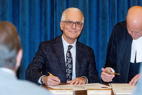 MIKE DEAL / WINNIPEG FREE PRESS
Nello Altomare during the swearing in ceremony, with officiating being done by Rick Yarish, Deputy Clerk at Manitoba Legislative Assembly.
Premier Wab Kinew and all other 33 NDP MLA-elects attend Room 200 in the Manitoba Legislative building for the swearing in ceremony for NDP MLAs.
231023 - Monday, October 23, 2023.