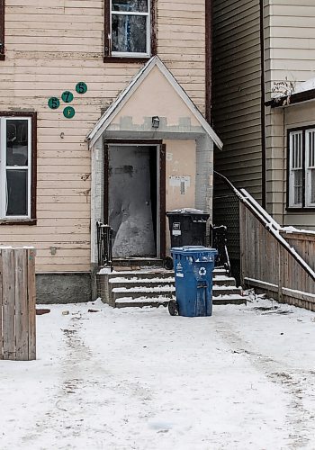 JOHN WOODS / WINNIPEG FREE PRESS
Police investigate at 575 Furby in Winnipeg Sunday, January 7, 2024. 

Reporter: tyler