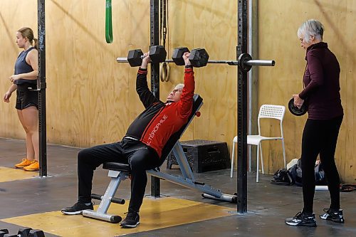MIKE DEAL / WINNIPEG FREE PRESS
Doug Sinclair works out at Norak CrossFit, 51 Heaton Avenue.
See AV Kitching story
240108 - Monday, January 08, 2024.