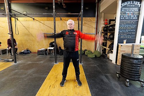 MIKE DEAL / WINNIPEG FREE PRESS
Doug Sinclair works out at Norak CrossFit, 51 Heaton Avenue.
See AV Kitching story
240108 - Monday, January 08, 2024.