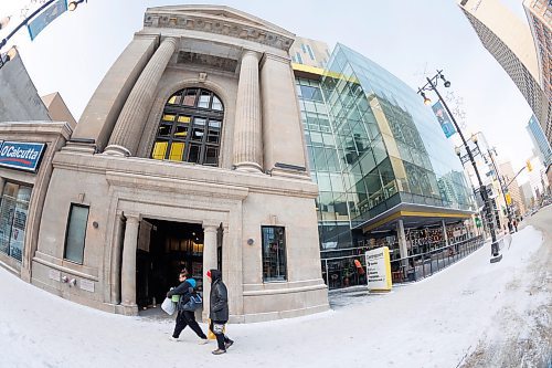 MIKE DEAL / WINNIPEG FREE PRESS
A portion of 311 Portage Ave. is up for sale. 
See Gabrielle Piche story
240109 - Tuesday, January 09, 2024.