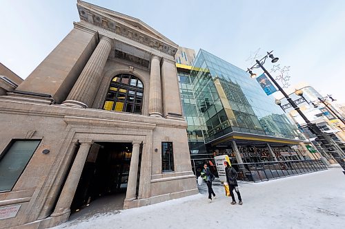 MIKE DEAL / WINNIPEG FREE PRESS
A portion of 311 Portage Ave. is up for sale. 
See Gabrielle Piche story
240109 - Tuesday, January 09, 2024.