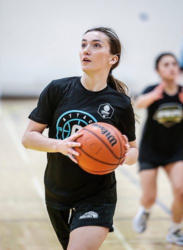 JOHN WOODS / WINNIPEG FREE PRESS
Garden City Fighting Gopher Taya Clark during practice at the collegiate in Winnipeg Tuesday, January 9, 2024. 

Reporter: josh