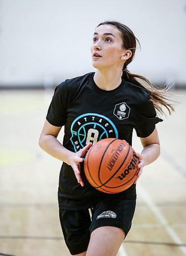 JOHN WOODS / WINNIPEG FREE PRESS
Garden City Fighting Gopher Taya Clark during practice at the collegiate in Winnipeg Tuesday, January 9, 2024. 

Reporter: josh